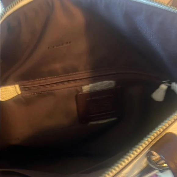 NWT Coach White Tote Bag with Floral Design - Picture 11 of 15